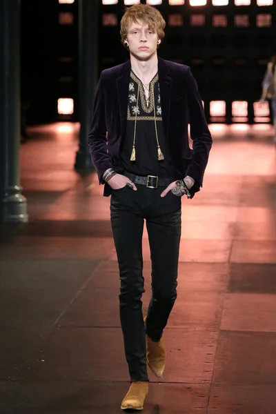 Look 33
